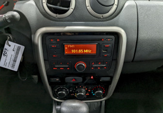 Подержанный автомобиль Renault Duster 2014 года (22 фото)