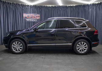 Подержанный автомобиль Volkswagen Touareg 2015 года (8 фото)