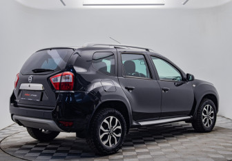 Подержанный автомобиль Nissan Terrano 2016 года (5 фото)