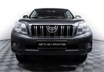 Подержанный автомобиль Toyota Land Cruiser Prado 2013 года (2 фото)