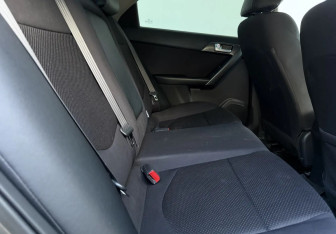 Подержанный автомобиль Kia Cerato Sedan 2010 года (11 фото)
