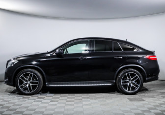 Подержанный автомобиль Mercedes-Benz GLE 2018 года (8 фото)