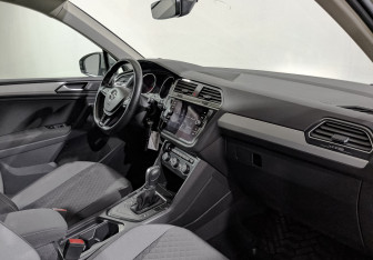Подержанный автомобиль Volkswagen Tiguan 2019 года (13 фото)