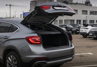 Подержанный автомобиль BMW X6 2019 года (28 фото)