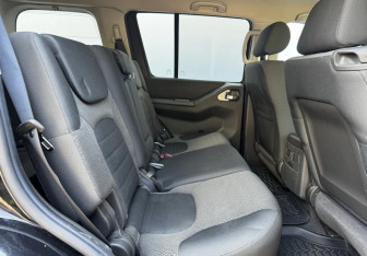Подержанный автомобиль Nissan Pathfinder 2013 года (10 фото)