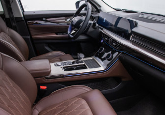 Подержанный автомобиль Exeed VX 2023 года (9 фото)