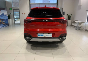 Подержанный автомобиль Chery Tiggo 8 2021 года (5 фото)