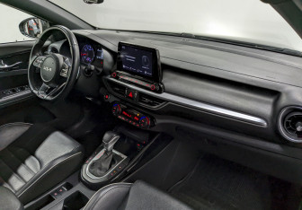 Подержанный автомобиль Kia Cerato Sedan 2021 года (21 фото)