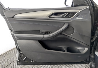 Подержанный автомобиль BMW X3 2021 года (19 фото)