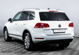 Подержанный автомобиль Volkswagen Touareg 2013 года (7 фото)