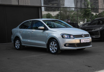 Подержанный автомобиль Volkswagen Polo Sedan 2012 года (3 фото)