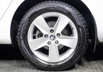 Подержанный автомобиль Skoda Octavia Liftback 2016 года (19 фото)