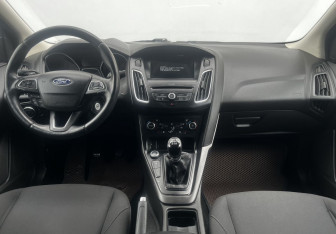 Подержанный автомобиль Ford Focus Sedan 2019 года (12 фото)