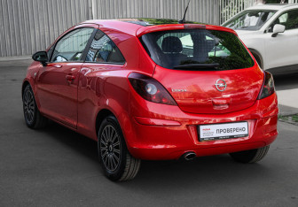 Подержанный автомобиль Opel Corsa 2012 года (6 фото)