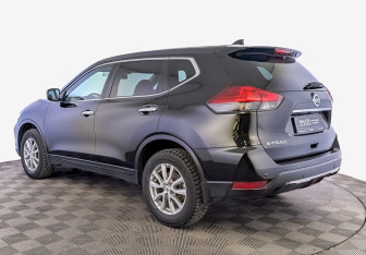 Подержанный автомобиль Nissan X-Trail 2021 года (7 фото)