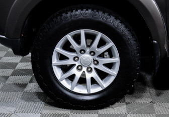 Подержанный автомобиль Mitsubishi Pajero Sport 2012 года (15 фото)