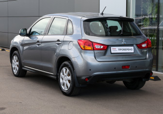 Подержанный автомобиль Mitsubishi ASX 2014 года (7 фото)