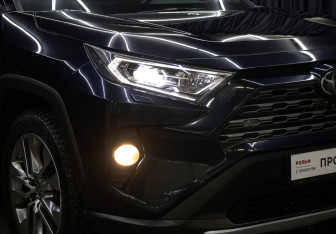 Подержанный автомобиль Toyota RAV4 2020 года (24 фото)