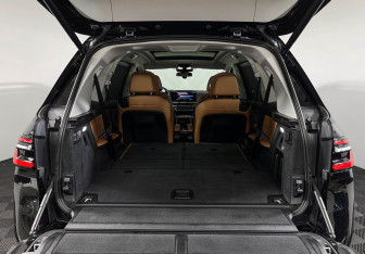 Подержанный автомобиль BMW X7 2022 года (9 фото)