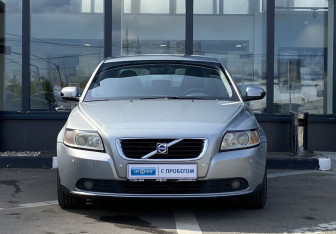 Подержанный автомобиль Volvo S40 2008 года (2 фото)
