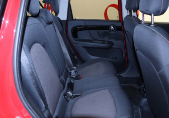 Подержанный автомобиль MINI Countryman 2020 года (24 фото)