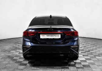 Подержанный автомобиль Kia Cerato Sedan 2018 года (6 фото)
