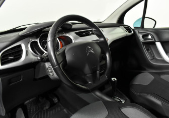 Подержанный автомобиль Citroen C3 Hatchback 2012 года (11 фото)