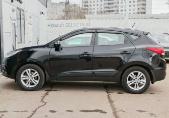 Подержанный автомобиль Hyundai ix35 2013 года (8 фото)