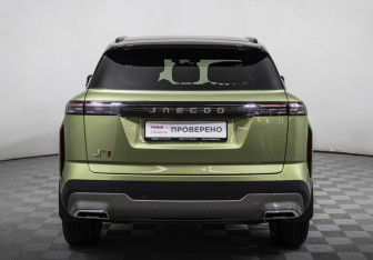 Подержанный автомобиль Jaecoo J7 2024 года (6 фото)