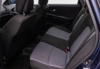 Подержанный автомобиль Kia Ceed Hatchback 2012 года (11 фото)