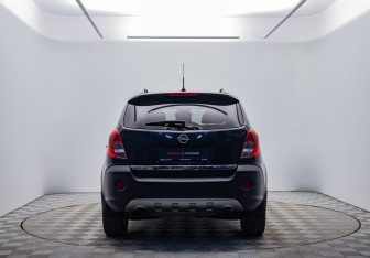 Подержанный автомобиль Opel Antara 2014 года (6 фото)