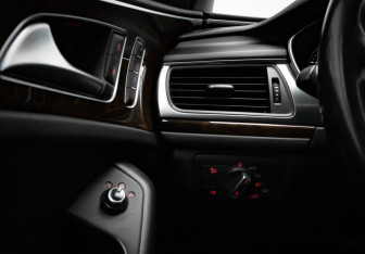 Подержанный автомобиль Audi A6 Sedan 2013 года (13 фото)