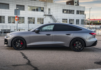 Подержанный автомобиль Audi A5 Liftback 2025 года (9 фото)