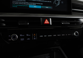 Подержанный автомобиль Kia K5 2025 года (15 фото)