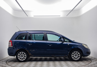 Подержанный автомобиль Opel Zafira Compactvan 2011 года (4 фото)