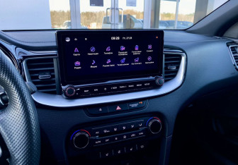 Подержанный автомобиль Kia Ceed Wagon 2021 года (17 фото)