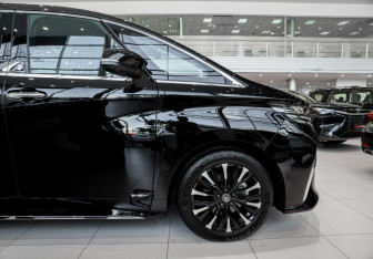 Новый Toyota Alphard 2024 (13 фото)