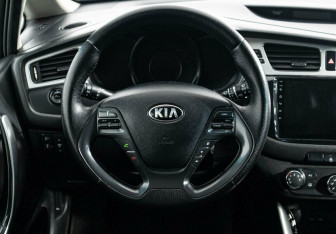 Подержанный автомобиль Kia Ceed Wagon 2012 года (8 фото)
