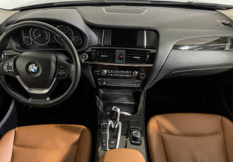 Подержанный автомобиль BMW X3 2017 года (11 фото)