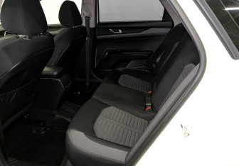 Подержанный автомобиль Kia K5 2021 года (12 фото)