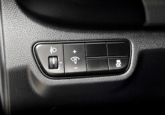 Подержанный автомобиль Kia Seltos 2022 года (28 фото)