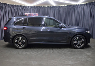 Подержанный автомобиль BMW X7 2021 года (4 фото)