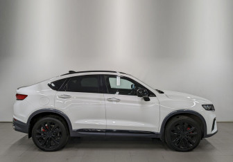 Подержанный автомобиль Geely Tugella 2023 года (4 фото)