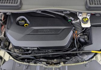 Подержанный автомобиль Ford Kuga 2013 года (9 фото)