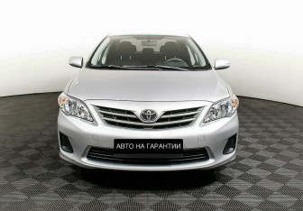 Подержанный автомобиль Toyota Corolla Sedan 2012 года (2 фото)