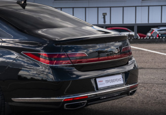 Подержанный автомобиль Genesis G90 2021 года (11 фото)