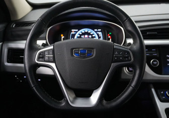 Подержанный автомобиль Geely Atlas 2018 года (10 фото)