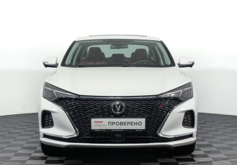 Подержанный автомобиль Changan Eado Plus 2023 года (2 фото)