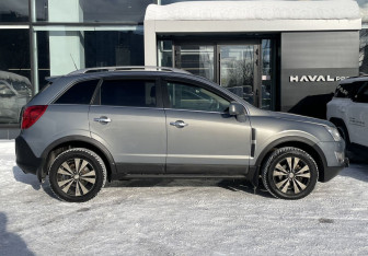 Подержанный автомобиль Opel Antara 2014 года (4 фото)