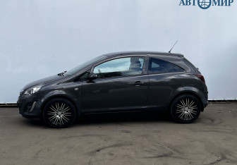 Подержанный автомобиль Opel Corsa 2013 года (8 фото)